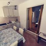 Апартаменты Indira *