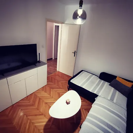 Indira Apartmán Lovište
