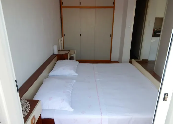 Indira דירה לוביסטה