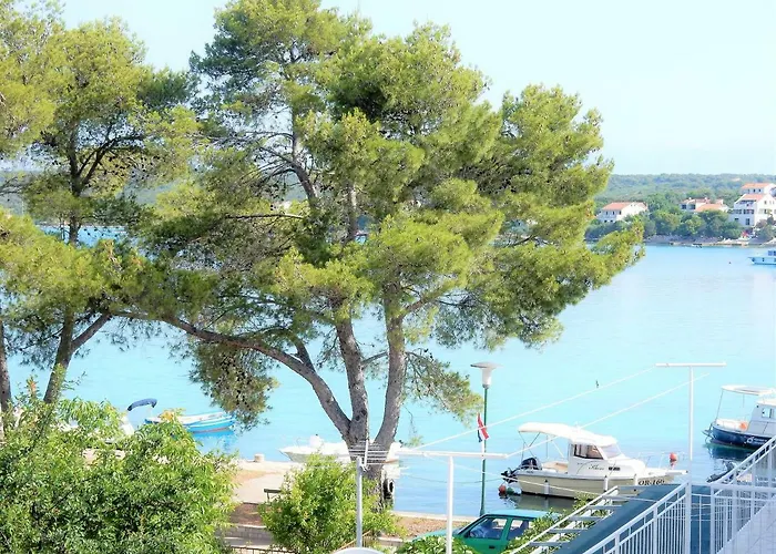 Indira דירה לוביסטה